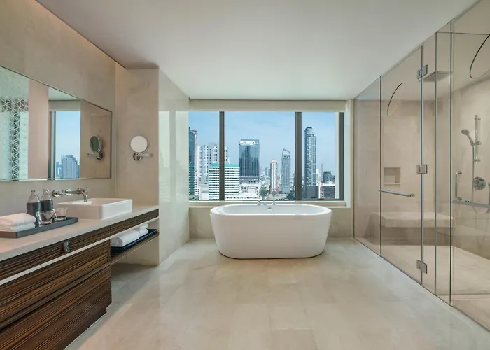 Renaissance Ratchaprasong Hotel 5*